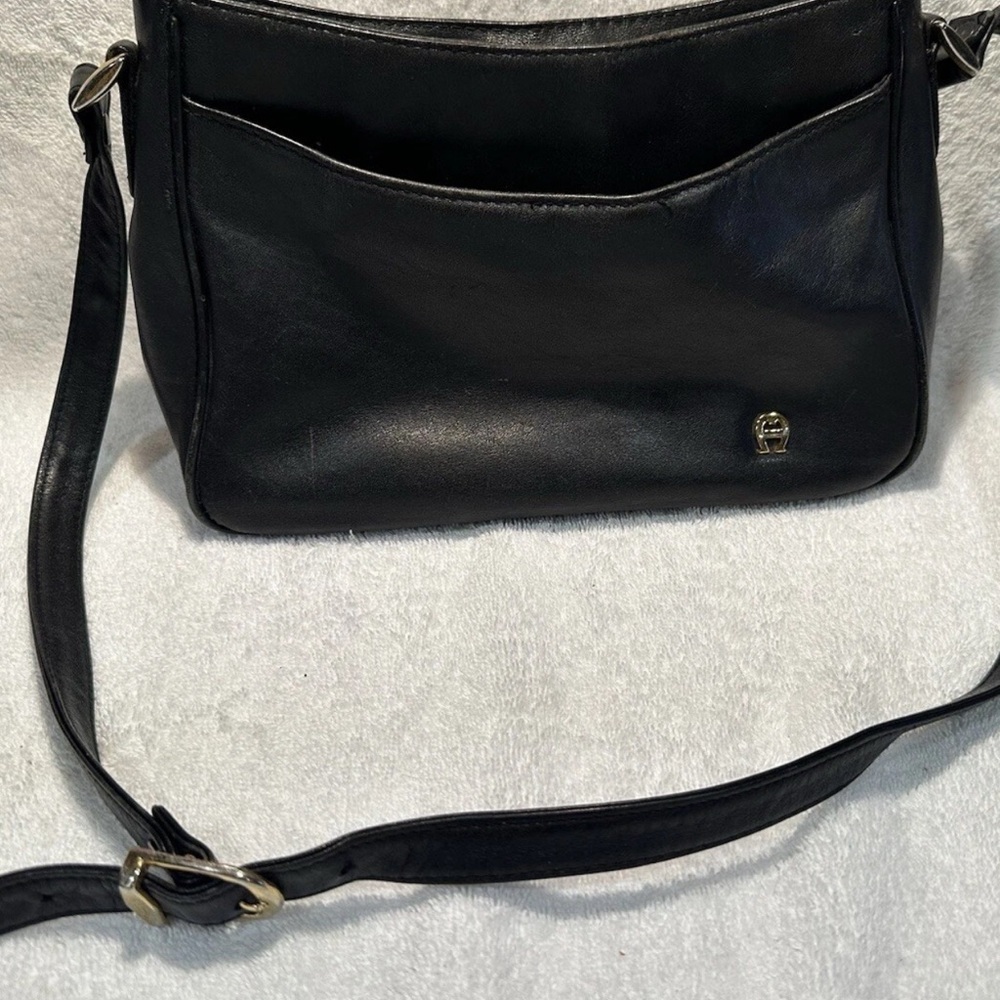 Elegant Black Leather Aigner Shoulder Bag Retired